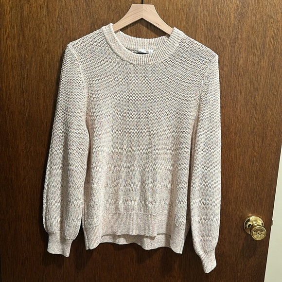 NWT Gap knitted sweater. - Picture 3 of 3